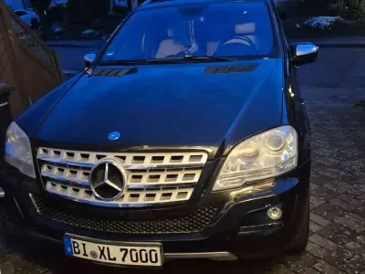Używany Mercedes ML500 387 KM (284 kW) 2010 Brązowy SUV