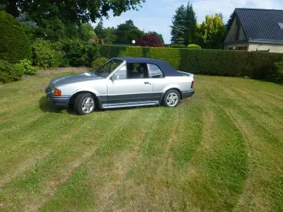 Gebraucht Ford Escort Cabriolet 90 PS (66 kW) 1988 Silber Cabrio