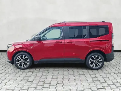 Gebraucht Ford Tourneo Courier Titanium 125 PS (91 kW) 2025 Rot Van / Kleinbus