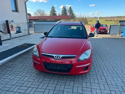 Gebraucht Hyundai i30 Edition 109 PS (80 kW) 2010 Rot Kombi
