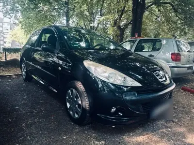 Gebraucht Peugeot 206+ 75 PS (55 kW) 2009 Schwarz Kleinwagen