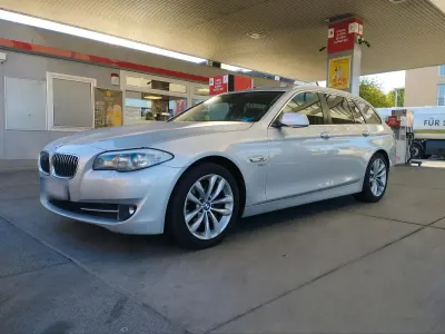 Gebraucht BMW 525 Luxury Line 218 PS (160 kW) 2012 Silber Kombi