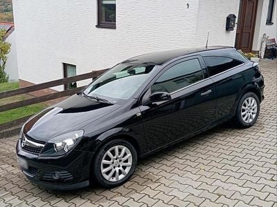 Gebraucht Opel Astra GTC Edition 115 PS (84 kW) 2009 Schwarz Limousine