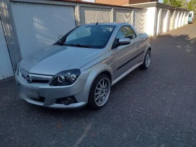 Gebraucht Opel Tigra 90 PS (66 kW) 2005 Silber Cabrio