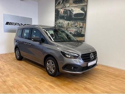Grau Gebraucht 2024 Mercedes Citan 113 Kombi | 25.942 € (Fairer Preis)