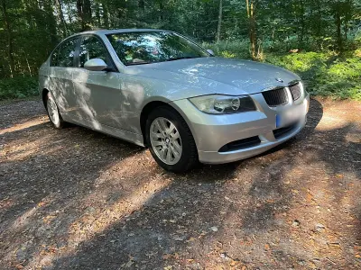 Gebraucht BMW 318 129 PS (94 kW) 2006 Silber Limousine