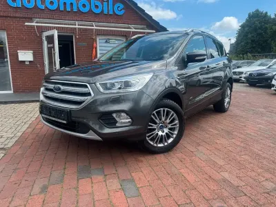 Gebraucht Ford Kuga Titanium 150 PS (110 kW) 2018 Grau SUV