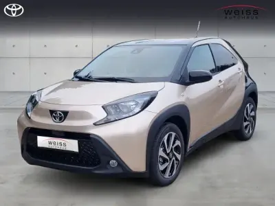 Neu Toyota Aygo X 72 PS (52 kW) 2025 Silber SUV