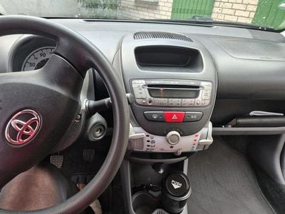 Gebraucht Toyota Aygo 68 PS (50 kW) 2009 Schwarz Kleinwagen