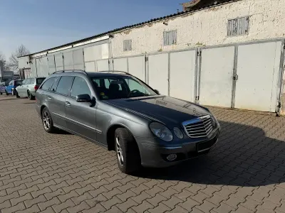 Gebraucht Mercedes E220 170 PS (125 kW) 2006 Grau Kombi