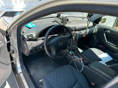 Gebraucht Mercedes C180 143 PS (105 kW) 2008 Silber Limousine