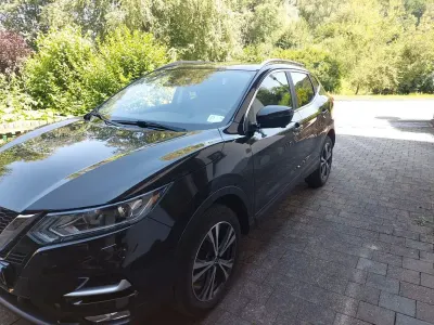 Gebraucht Nissan Qashqai N-Connecta 116 PS (85 kW) 2018 Schwarz SUV