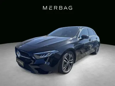 Gebraucht Mercedes A180 136 PS (100 kW) 2025 Schwarz Limousine