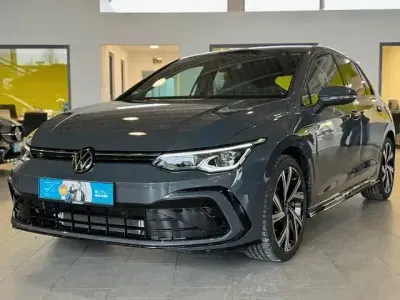 Gebraucht VW Golf VIII R-line 150 PS (110 kW) 2023 Grau Limousine
