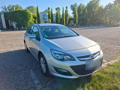 Gebraucht Opel Astra Sport 136 PS (100 kW) 2015 Silber Kombi