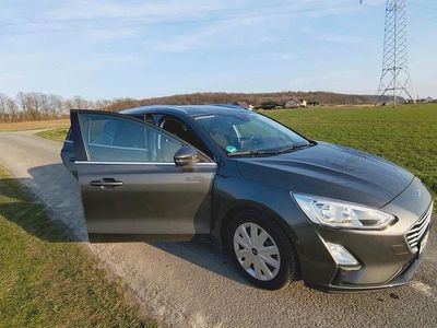 Używany Ford Focus Cool & Connect 125 KM (91 kW) 2018 Szary Kombi