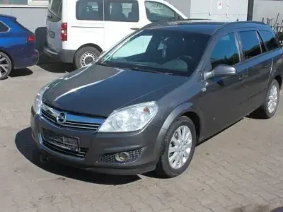 Gebraucht Opel Astra Edition 116 PS (85 kW) 2009 Grau Limousine