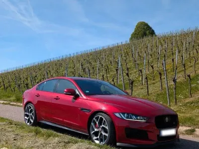 Gebraucht Jaguar XE S 340 PS (250 kW) 2015 Rot Limousine