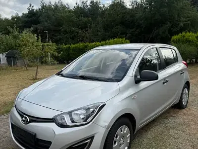 Gebraucht Hyundai i20 Classic 86 PS (63 kW) 2013 Silber Kleinwagen