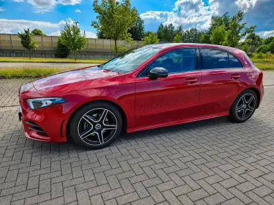 Gebraucht Mercedes A200 AMG line 163 PS (119 kW) 2021 Rot Limousine