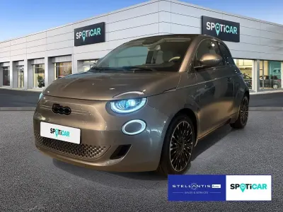 Gebraucht Fiat 500e La Prima 86 kW (118 PS) 2022 Grau Kleinwagen