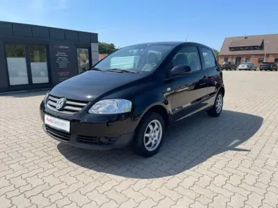 Gebraucht VW Fox Refresh 54 PS (39 kW) 2009 Ebenholzschwarz Kleinwagen