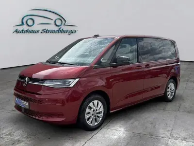 Gebraucht VW Multivan Life 204 PS (150 kW) 2025 Fortanarot Van / Kleinbus