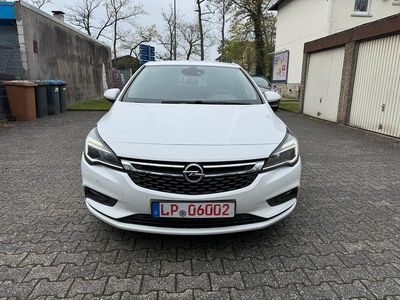Gebraucht Opel Astra Business 136 PS (100 kW) 2015 Weiß Limousine