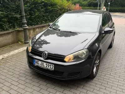 Gebraucht VW Golf VI Match 105 PS (77 kW) 2011 Schwarz Kleinwagen