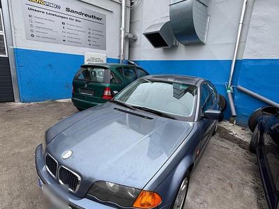 Gebraucht BMW 320 136 PS (100 kW) 2001 Grau Limousine