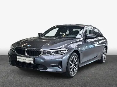 Gebraucht BMW 320e Advantage 204 PS (150 kW) 2022 Grau Limousine