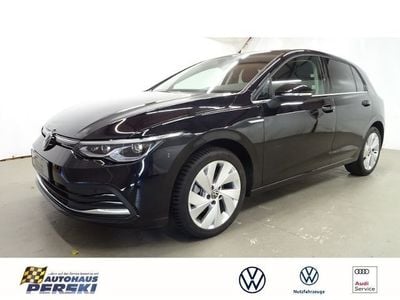 Gebraucht VW Golf VIII Style 150 PS (110 kW) 2023 Deep black perleffekt Limousine