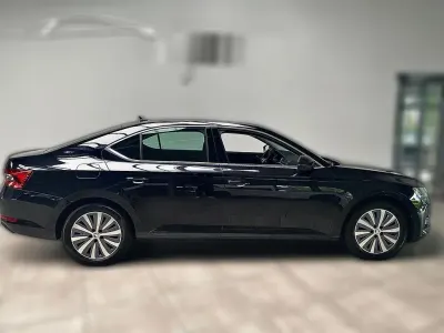 Gebraucht Skoda Superb Style 200 PS (147 kW) 2021 Schwarz metallic