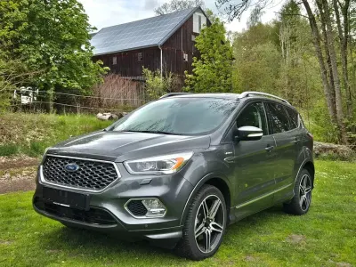 Używany Ford Kuga Vignale 179 KM (131 kW) 2017 Szary SUV