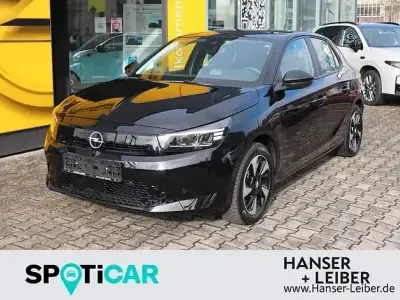 Używany Opel Corsa-e 100 kW (136 KM) 2023 Czarny Hatchback