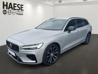 Gebraucht Volvo V60 Plus 398 PS (292 kW) 2023 Silver dawn Kombi