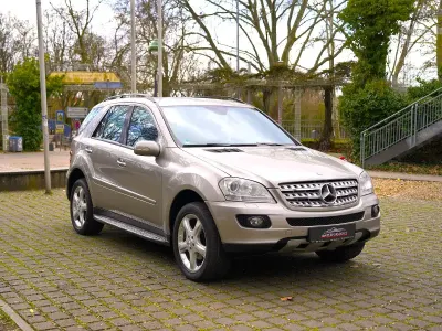 Gebraucht Mercedes ML320 AMG 224 PS (164 kW) 2006 Gold SUV