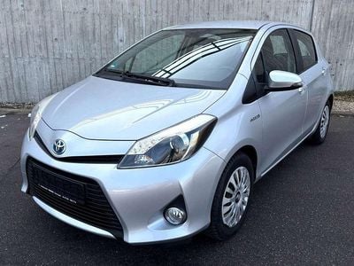 Gebraucht Toyota Yaris Hybrid Life 75 PS (55 kW) 2012 Silber Kleinwagen