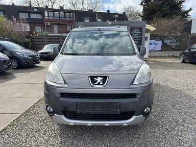 Gebraucht Peugeot Partner Tepee Family 120 PS (88 kW) 2011 Lackierung moondust/metallicl Van / Kleinbus