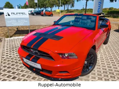 Gebraucht Ford Mustang Premium 305 PS (224 kW) 2013 Rot Cabrio