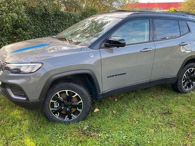 Grau Gebraucht 2023 Jeep Compass Trailhawk SUV | 29.500 € (Fairer Preis)
