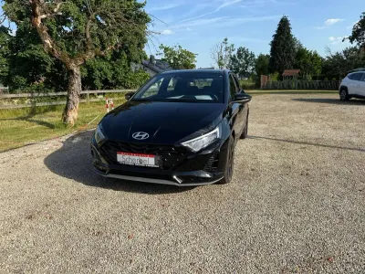 Neu Hyundai i20 Blackline 90 PS (66 kW) 2026 Schwarz Kleinwagen