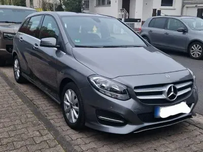 Gebraucht Mercedes B180 122 PS (89 kW) 2017 Grau Kleinwagen