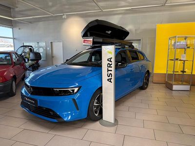 Onyx schwarz Gebraucht 2021 Opel Astra Ultimate Limousine | 22.990 €