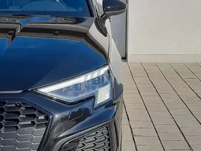 Gebraucht Audi A3 Sport 150 PS (110 kW) 2021 Mythosschwarz Limousine