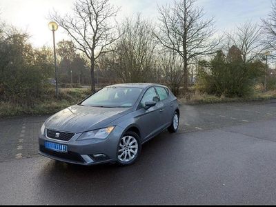 Grau Gebraucht 2013 Seat Leon Style Limousine | 8.990 € (Fairer Preis)