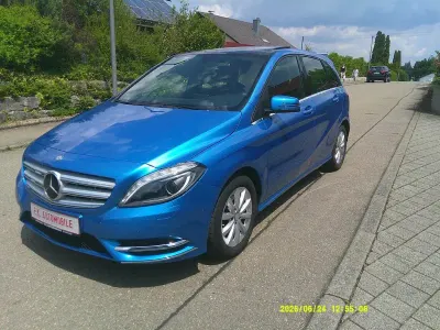 Gebraucht Mercedes B200 156 PS (114 kW) 2014 Suedseeblau Kleinwagen