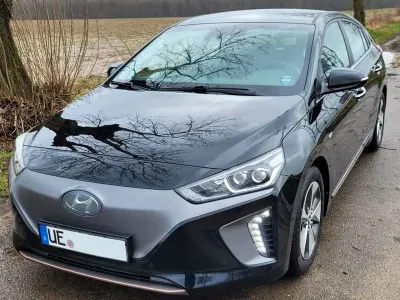 Second-hand Hyundai Ioniq Premium 88 kW (120 CP) 2018 Negru Hatchback