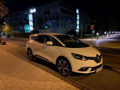 Gebraucht Renault Grand Scénic IV Bose Edition 159 PS (116 kW) 2019 Weiß Van / Kleinbus