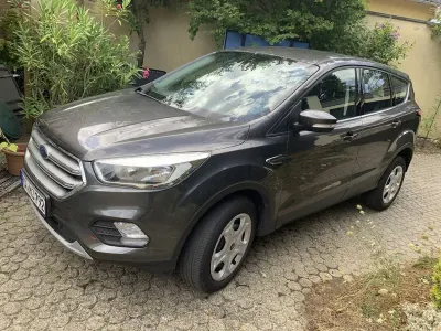 Gebraucht Ford Kuga Trend 120 PS (88 kW) 2019 Grau SUV